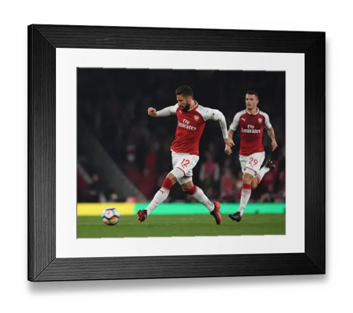 Framed Print : Olivier Giroud in Action: Arsenal vs West Bromwich Albion, Premier League 2017-18