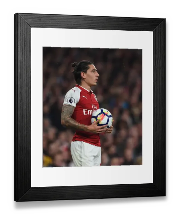 Framed Print : Hector Bellerin in Action for Arsenal vs. West Bromwich Albion, Premier League 2017-18 Framed Print : Hector Bellerin in Action for Arsenal vs. West Bromwich Albion, Premier League 2017-18