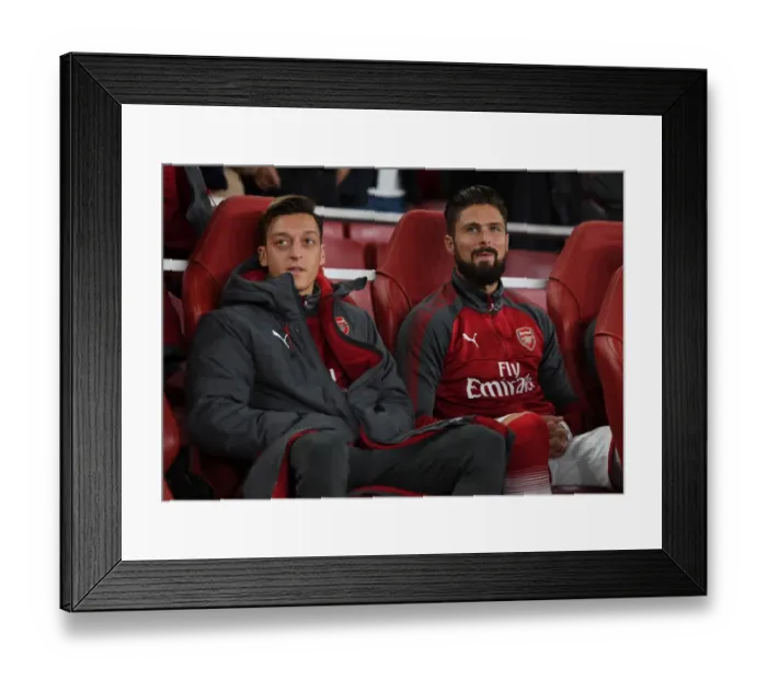 Framed Print : Arsenal Stars Mesut Ozil and Olivier Giroud Before Match vs West Bromwich Albion (2017-18) Framed Print : Arsenal Stars Mesut Ozil and Olivier Giroud Before Match vs West Bromwich Albion (2017-18)