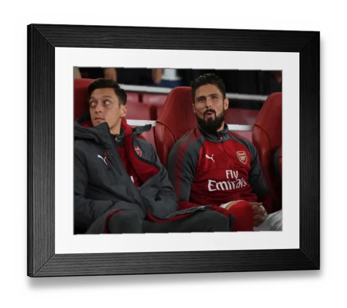 Framed Print : Arsenal's Ozil and Giroud Pre-Match Huddle vs West Bromwich Albion (2017-18) Framed Print : Arsenal's Ozil and Giroud Pre-Match Huddle vs West Bromwich Albion (2017-18)