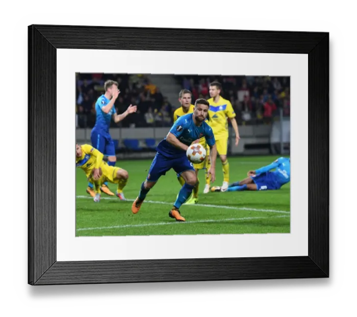 Framed Print : Shkodran Mustafi: Arsenal's Defender in Action against BATE Borisov, UEFA Europa League 2017-18