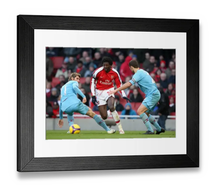 Framed Print : Emmanuel Adebayor (Arsenal) Lucas Neill and Valon Behrami (West Ham) Framed Print : Emmanuel Adebayor (Arsenal) Lucas Neill and Valon Behrami (West Ham)