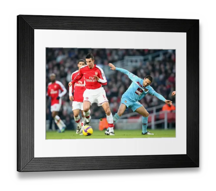 Framed Print : Robin van Persie (Arsenal) David Di Michele (West Ham) Framed Print : Robin van Persie (Arsenal) David Di Michele (West Ham)