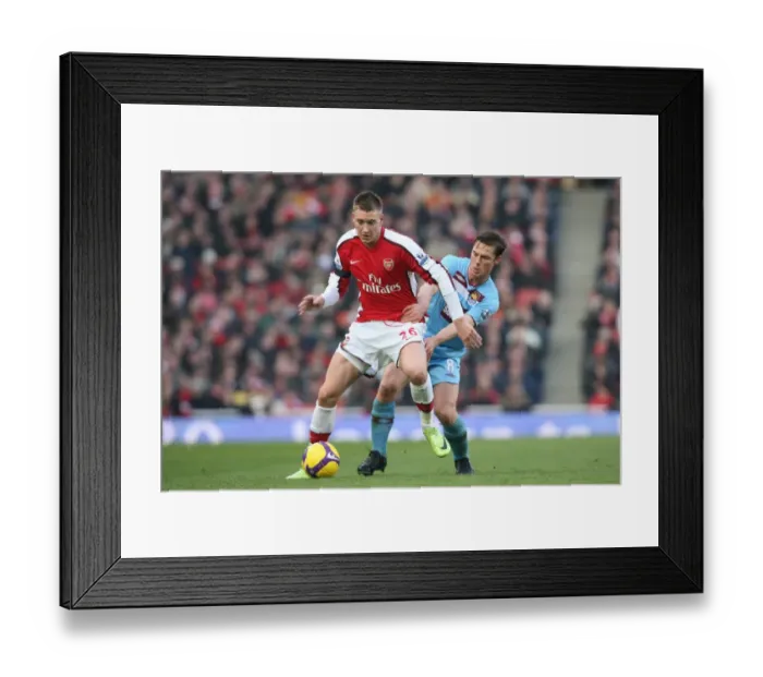 Framed Print : Nicklas Bendtner (Arsenal) Scott Parker (West Ham United)