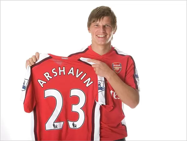 Arsenal's New Star: Andrey Arshavin's Arrival at the Emirates (2008)