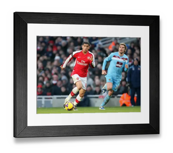 Framed Print : Denilson (Arsenal) Valon Behrami (West Ham) Framed Print : Denilson (Arsenal) Valon Behrami (West Ham)