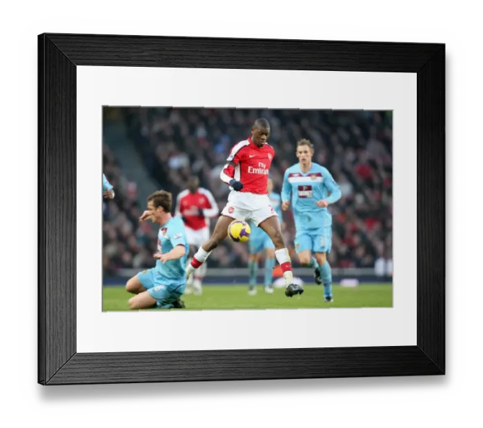 Framed Print : Abou Diaby (Arsenal) Scott Parker (West Ham) Framed Print : Abou Diaby (Arsenal) Scott Parker (West Ham)