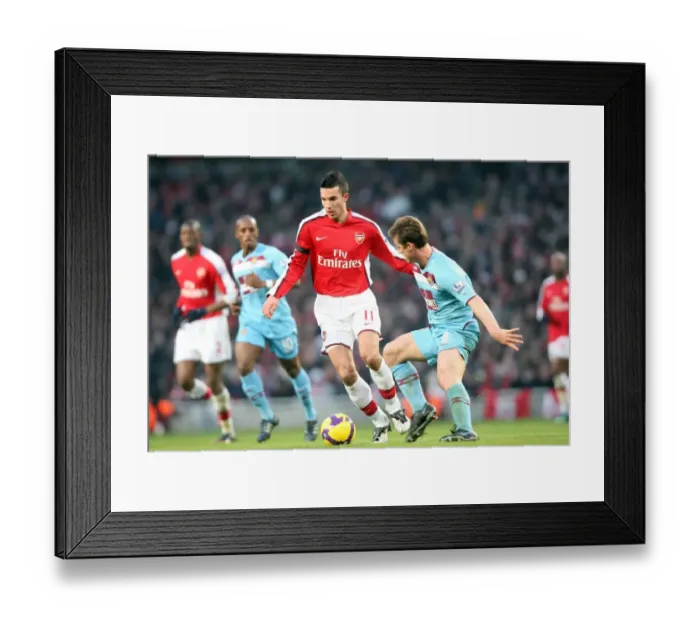 Framed Print : Robin van Persie (Arsenal) Scott Parker (West Ham) Framed Print : Robin van Persie (Arsenal) Scott Parker (West Ham)
