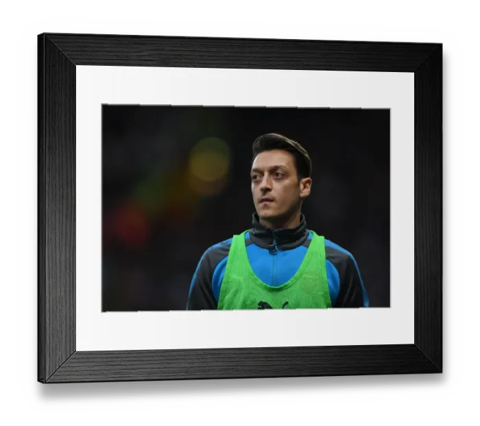 Framed Print : Mesut Ozil in Action: Arsenal vs. Watford, Premier League 2017-18 Framed Print : Mesut Ozil in Action: Arsenal vs. Watford, Premier League 2017-18