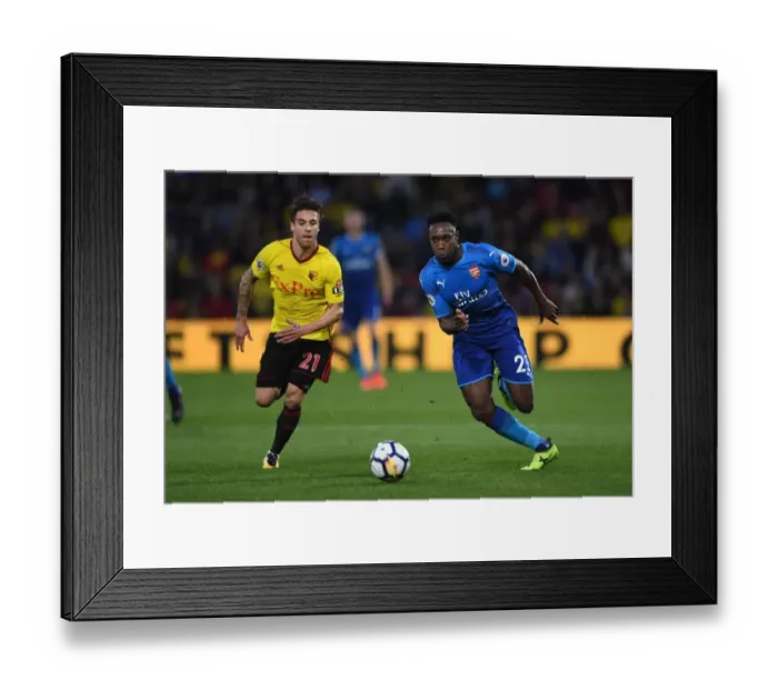 Framed Print : Welbeck vs. Femenia: Clash in the Premier League - Arsenal vs. Watford (2017-18)