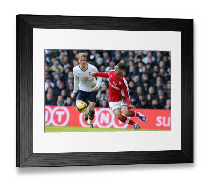 Framed Print : Denilson (Arsenal) Roman Pavlyuchenko (Tottenham) Framed Print : Denilson (Arsenal) Roman Pavlyuchenko (Tottenham)