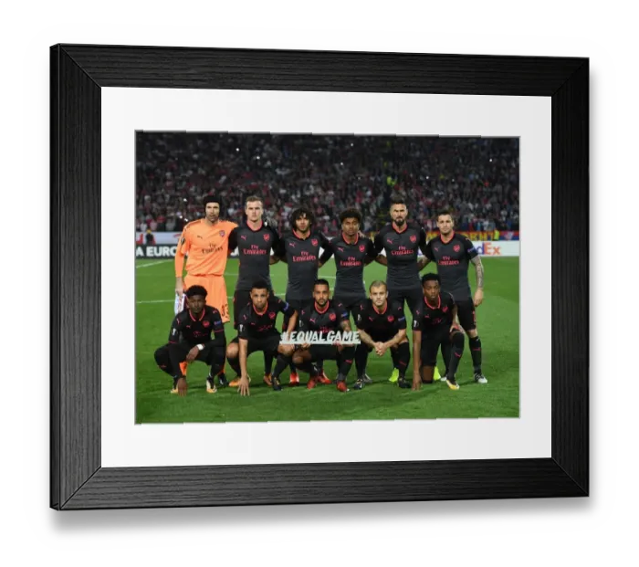 Framed Print : Arsenal FC: Pre-Match Huddle against Red Star Belgrade in Europa League (2017-18) Framed Print : Arsenal FC: Pre-Match Huddle against Red Star Belgrade in Europa League (2017-18)