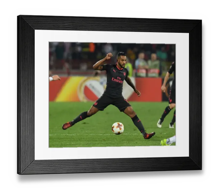 Framed Print : Theo Walcott in Action: Arsenal vs Red Star Belgrade, UEFA Europa League 2017-18