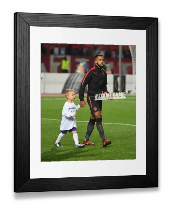 Framed Print : Theo Walcott's Pre-Match Walkout: Arsenal vs. Red Star Belgrade, Europa League 2017-18