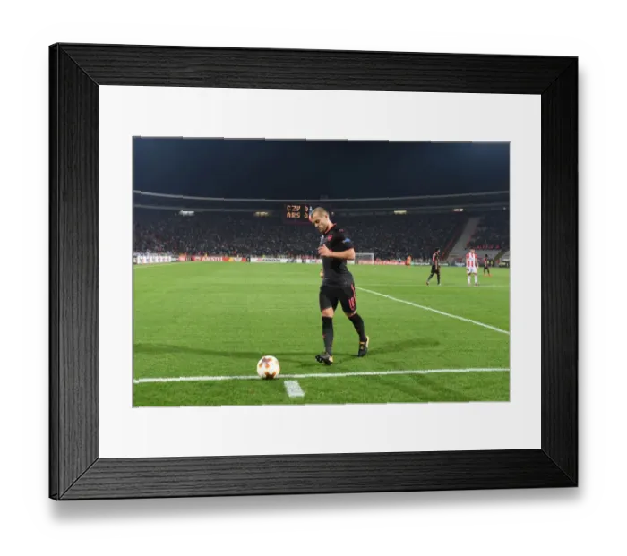 Framed Print : Jack Wilshere in Action: Arsenal vs. Red Star Belgrade, UEFA Europa League 2017-18