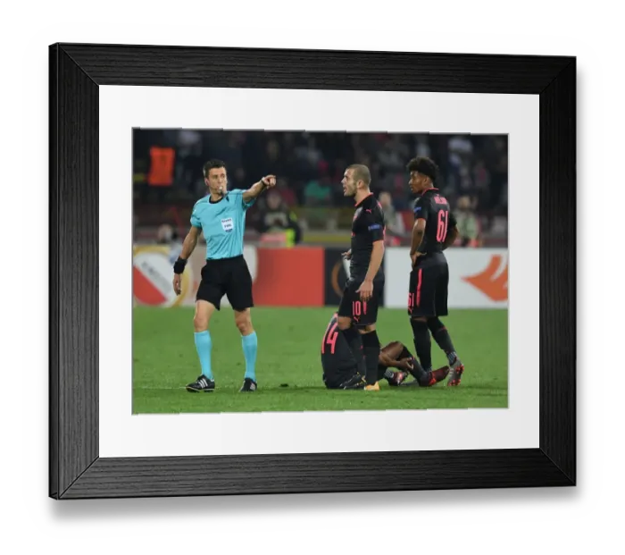 Framed Print : Arsenal's Wilshere and Nelson Protest Referee Decision Against Crvena Zvezda
