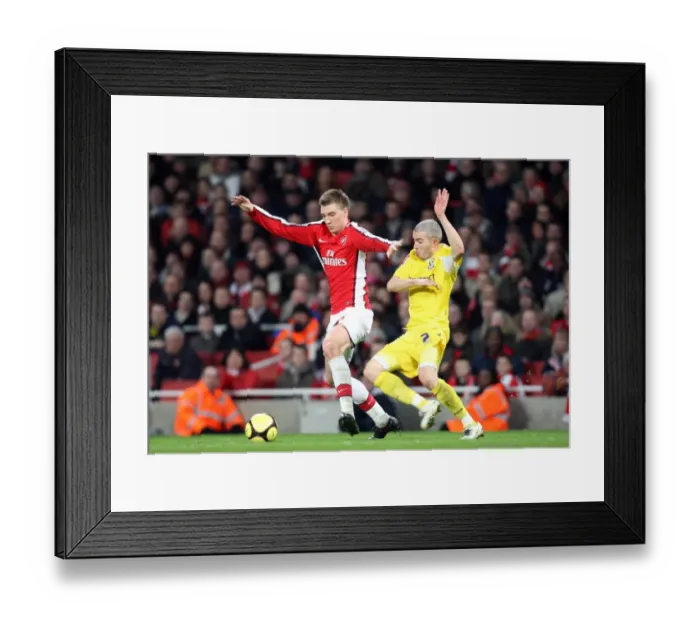 Framed Print : Nicklas Bendtner (Arsenal) Kevin McNaughton (Cardiff) Framed Print : Nicklas Bendtner (Arsenal) Kevin McNaughton (Cardiff)