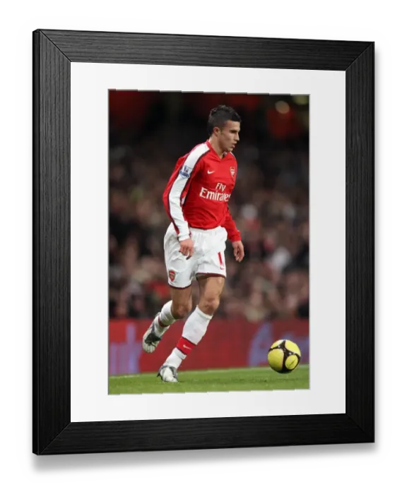 Framed Print : Robin van Persie's Brilliant Performance: Arsenal's 4-0 FA Cup Victory over Cardiff City
