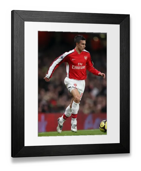 Framed Print : Robin van Persie's Brilliant Performance: Arsenal's 4-0 FA Cup Victory over Cardiff City