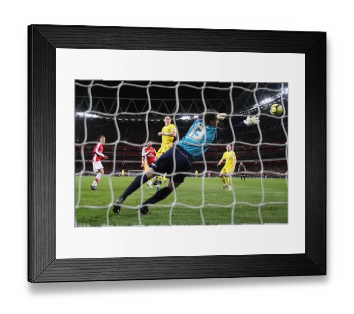 Framed Print : Eduardo's Stunner: Arsenal's FA Cup Blitz against Cardiff City (4-0)