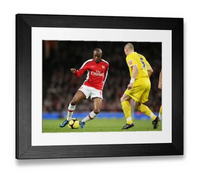 Framed Print : William Gallas (Arsenal) Darren Purse (Cardiff) Framed Print : William Gallas (Arsenal) Darren Purse (Cardiff)