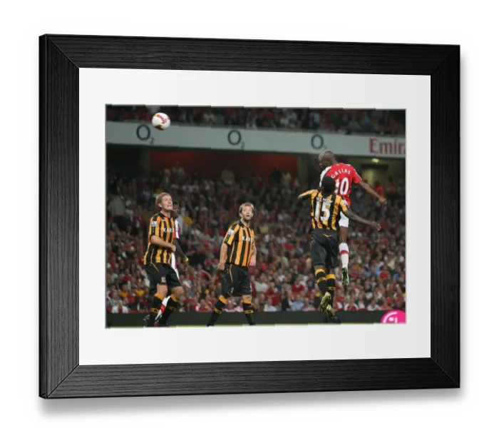 Framed Print : Gallas's Headed Effort Hits the Crossbar: Arsenal 1-2 Hull City