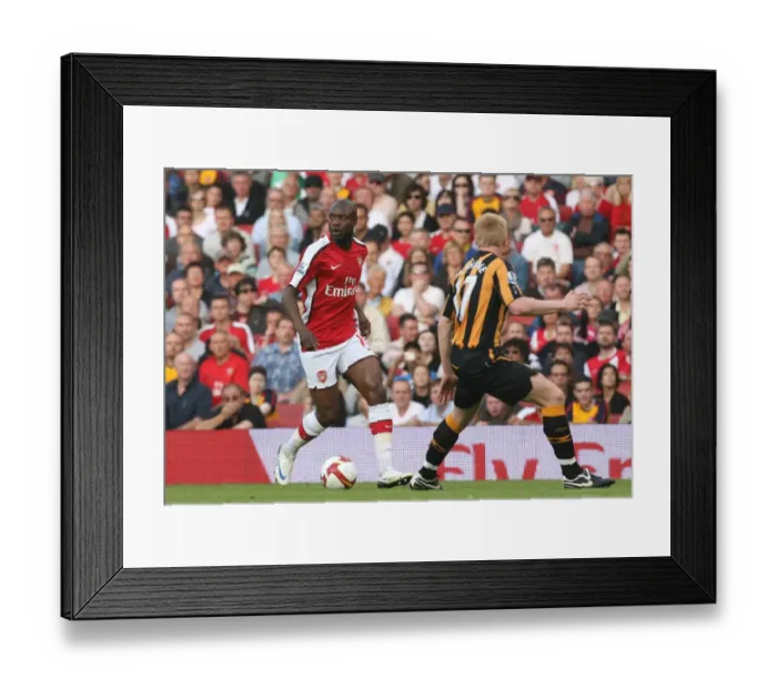 Framed Print : William Gallas (Arsenal) Paul McShane (Hull) Framed Print : William Gallas (Arsenal) Paul McShane (Hull)