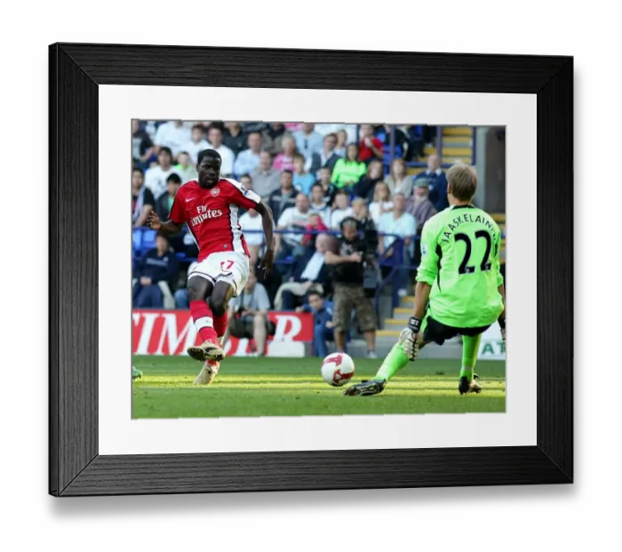 Framed Print : Soccer - Barclays Premier League - Bolton Wanderers v Arsenal - Reebok Stadium