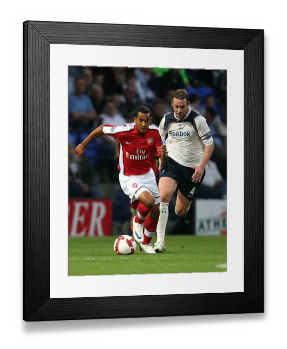 Framed Print : Theo Walcott's Sprint to Glory: Arsenal vs. Bolton Wanderers, Barclays Premier League (2008-09)