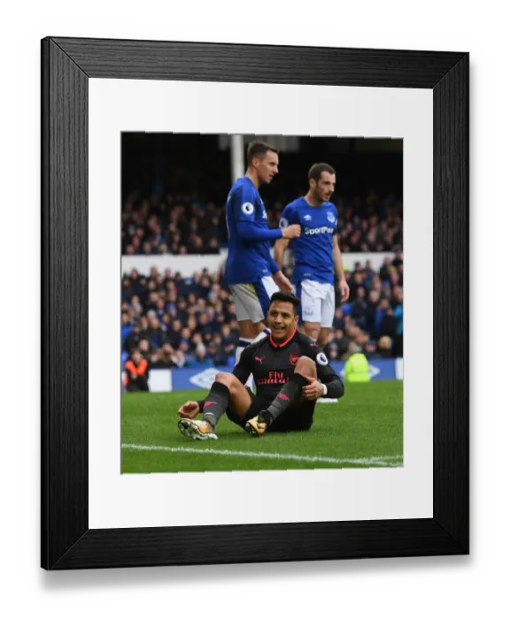Framed Print : Alexis Sanchez in Action: Arsenal vs. Everton, Premier League 2017-18 Framed Print : Alexis Sanchez in Action: Arsenal vs. Everton, Premier League 2017-18