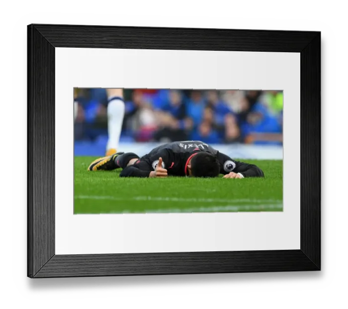 Framed Print : Alexis Sanchez in Action: Arsenal vs Everton, Premier League 2017-18 Framed Print : Alexis Sanchez in Action: Arsenal vs Everton, Premier League 2017-18