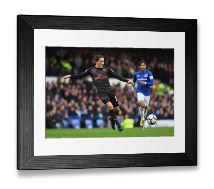 Framed Print : Hector Bellerin in Action: Arsenal vs Everton, Premier League 2017-18 Framed Print : Hector Bellerin in Action: Arsenal vs Everton, Premier League 2017-18