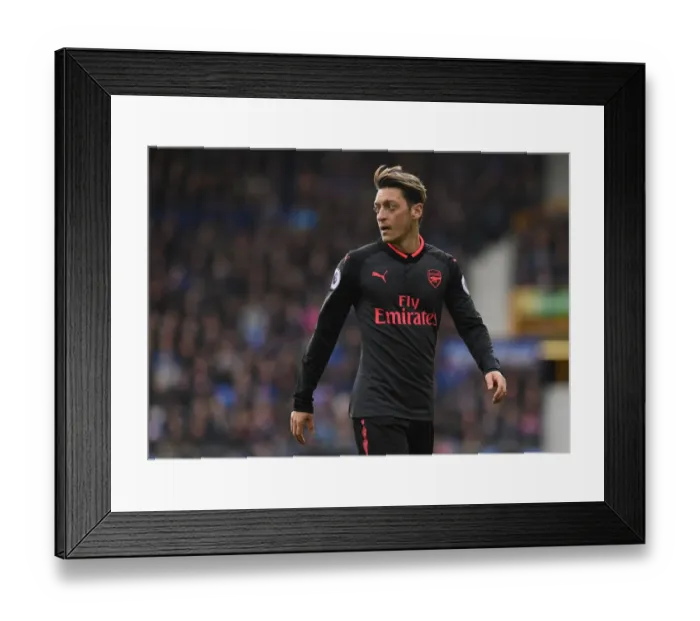 Framed Print : Mesut Ozil in Action: Everton vs. Arsenal, Premier League 2017-18 Framed Print : Mesut Ozil in Action: Everton vs. Arsenal, Premier League 2017-18