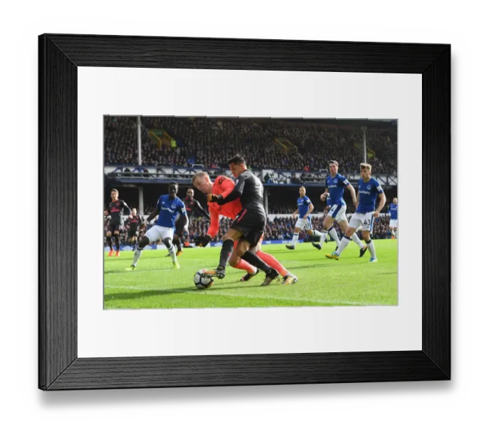 Framed Print : Sanchez vs. Pickford: A Premier League Clash at Goodison Park Framed Print : Sanchez vs. Pickford: A Premier League Clash at Goodison Park
