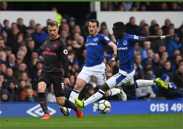 Intense Battle: Ramsey vs. Gueye-Baines - Everton vs. Arsenal, Premier League 2017-18