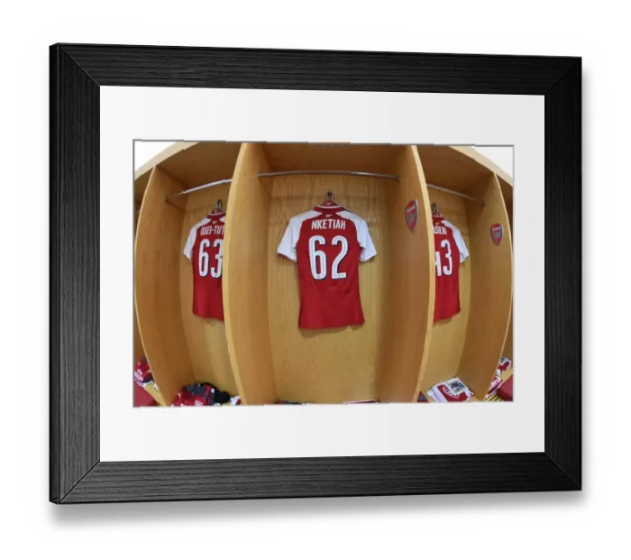 Framed Print : Arsenal: Eddie Nketiah in the Changing Room before Arsenal v Norwich City - Carabao Cup Fourth Round