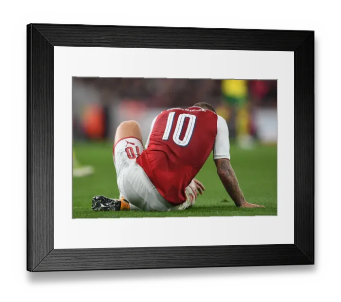 Framed Print : Jack Wilshere in Action: Arsenal vs. Norwich City, Carabao Cup 2017-18 Framed Print : Jack Wilshere in Action: Arsenal vs. Norwich City, Carabao Cup 2017-18