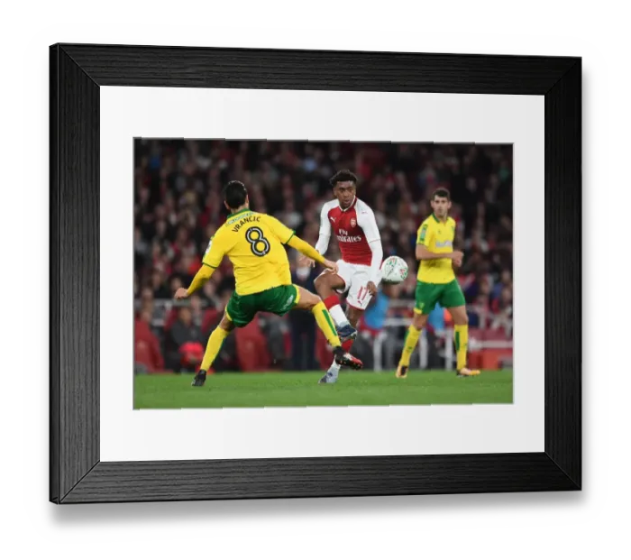 Framed Print : Alex Iwobi vs. Mario Vrancic: Arsenal vs. Norwich City - Carabao Cup Fourth Round, 2017-18