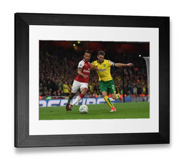 Framed Print : Theo Walcott vs Ivo Pinto: Clash at the Emirates - Arsenal vs Norwich Carabao Cup 2017-18 Framed Print : Theo Walcott vs Ivo Pinto: Clash at the Emirates - Arsenal vs Norwich Carabao Cup 2017-18