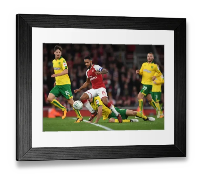 Framed Print : Theo Walcott in Action: Arsenal vs Norwich City, Carabao Cup 2017-18 Framed Print : Theo Walcott in Action: Arsenal vs Norwich City, Carabao Cup 2017-18