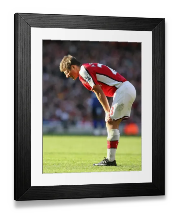 Framed Print : Arsenal's Stalemate: Arshavin's Scoreless Battle Against Sunderland, Barclays Premier League, Emirates Stadium, 21st February 2009