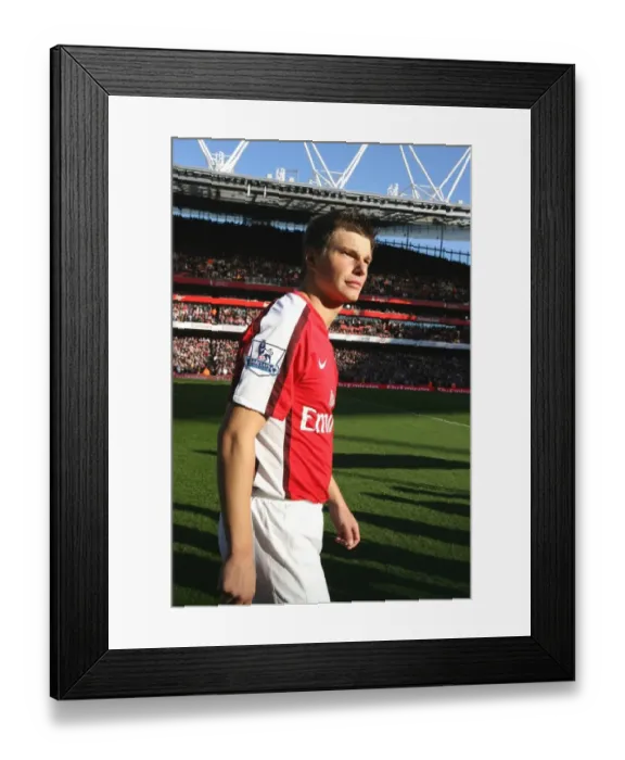 Framed Print : Arshavin's Scoreless Battle: Arsenal vs. Sunderland (2009) - A Stalemate at the Emirates