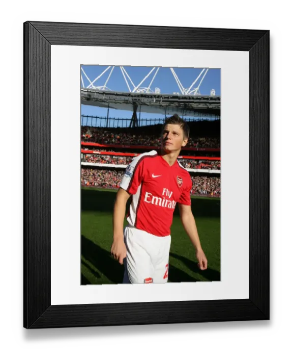 Framed Print : Arshavin's Battle: Arsenal vs. Sunderland - The Scoreless Stalemate in the Premier League