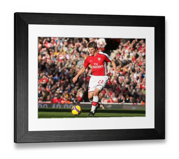 Framed Print : Arshavin's Battle: Arsenal vs. Sunderland - The Scoreless Stalemate