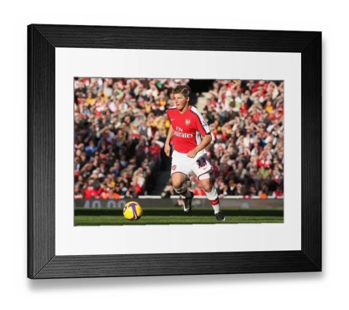 Framed Print : Arsenal's Stalemate: Arshavin's Struggle Against Sunderland, 21st February 2009 Framed Print : Arsenal's Stalemate: Arshavin's Struggle Against Sunderland, 21st February 2009