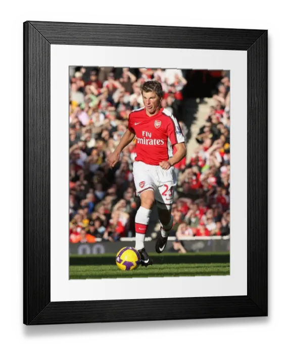 Framed Print : Arshavin's Scoreless Battle: Arsenal vs. Sunderland, Barclays Premier League