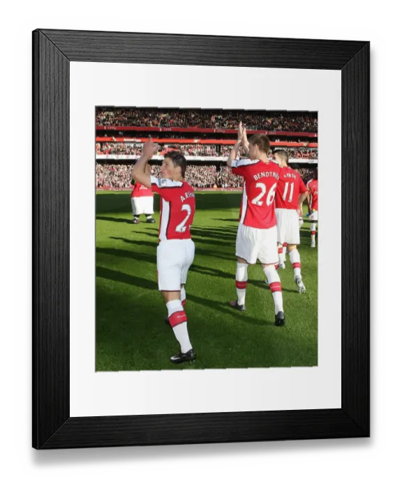 Framed Print : Andrey Arshavin & Nicklas Bendtner (Arsenal) Framed Print : Andrey Arshavin & Nicklas Bendtner (Arsenal)