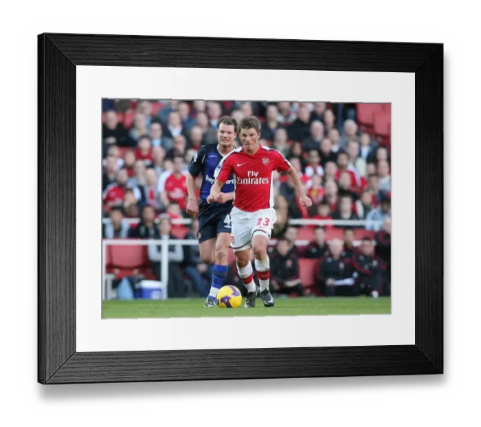 Framed Print : Arshavin vs. Tainio: Stalemate at Emirates as Arsenal and Sunderland Draw, Barclays Premier League, 21 / 2 / 2009 Framed Print : Arshavin vs. Tainio: Stalemate at Emirates as Arsenal and Sunderland Draw, Barclays Premier League, 21 / 2 / 2009
