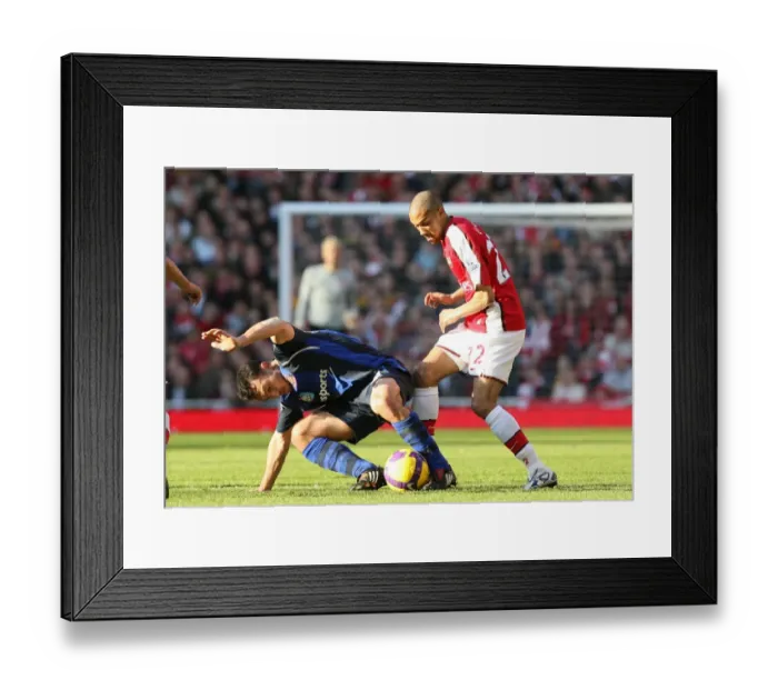 Framed Print : Gael Clichy (Arsenal) Steed Malbranque (Sunderland) Framed Print : Gael Clichy (Arsenal) Steed Malbranque (Sunderland)