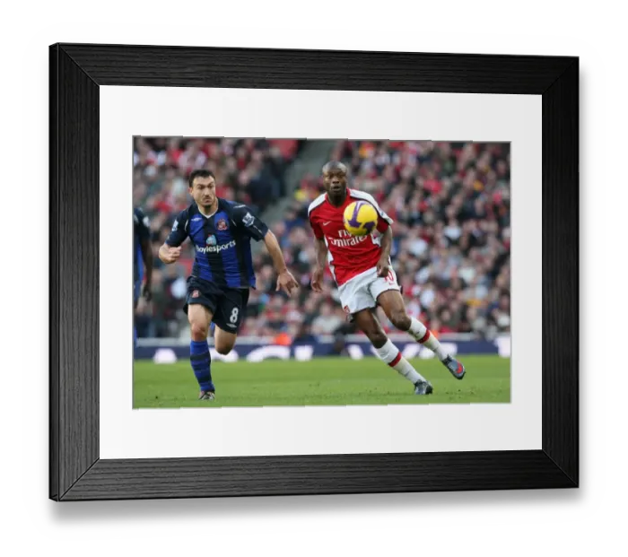Framed Print : Gallas vs. Malbranque: Stalemate at Emirates, Arsenal vs. Sunderland, Barclays Premier League, 2009 Framed Print : Gallas vs. Malbranque: Stalemate at Emirates, Arsenal vs. Sunderland, Barclays Premier League, 2009